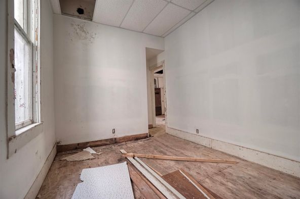 131 N 8th St, Decatur, IN 46733